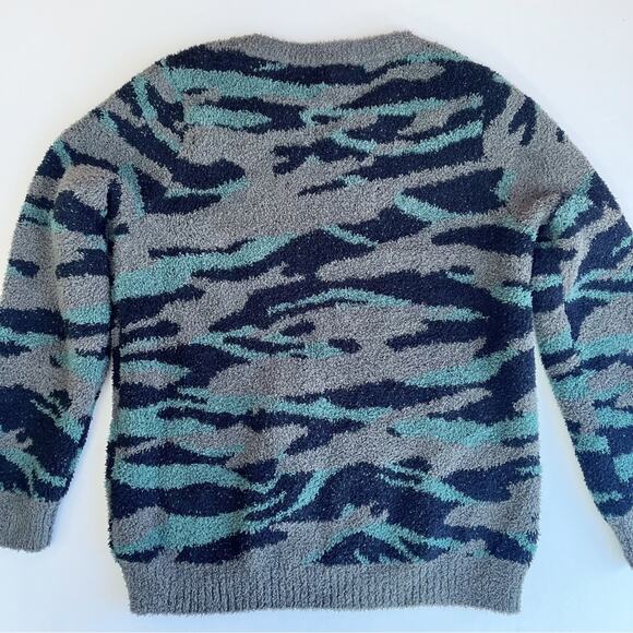 Barefoot Dreams CozyChic Seaside Crew Neck Pullover Green Camo - Picture 5 of 7